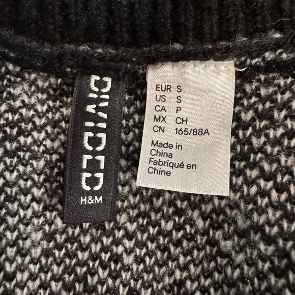 H&M Black and Gray Argyle Cardigan - Picture 2 of 8